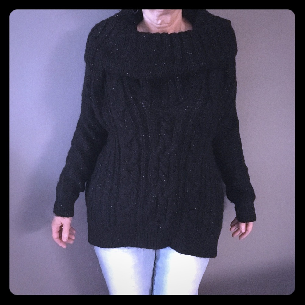 Jennifer Lopez black sweater